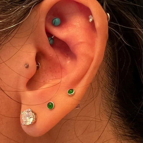 16G Turquoise Howlite Natural Stone Internally Threaded Surgical Steel Barbell Curve Eyebrow Ring 16G (1.2mm) Piercing